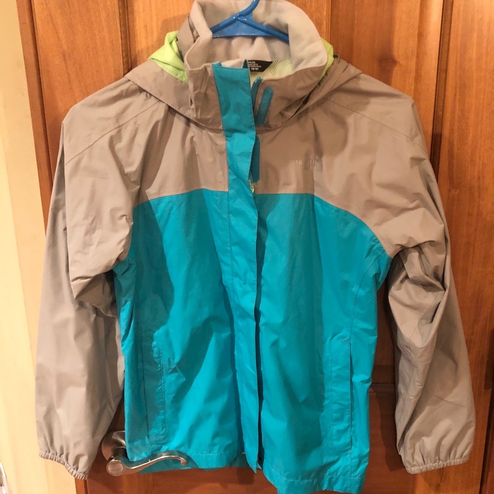 The North Face Girls 10/12 Waterproof jacket